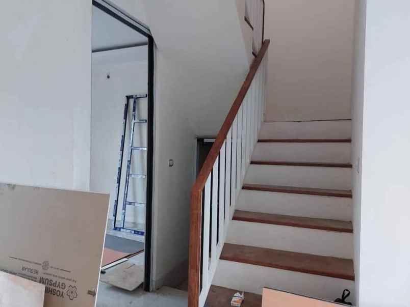 dijual rumah jl sukanegara antapani bandung