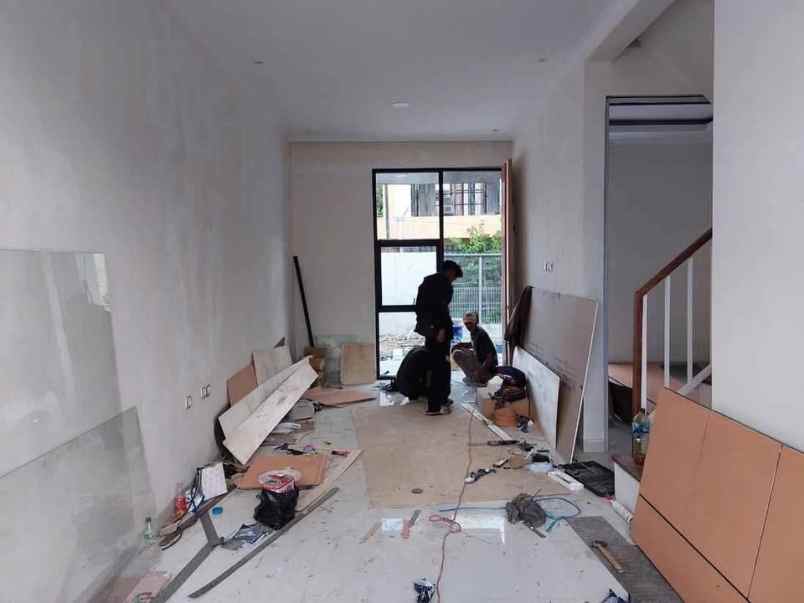 dijual rumah jl sukanegara antapani bandung