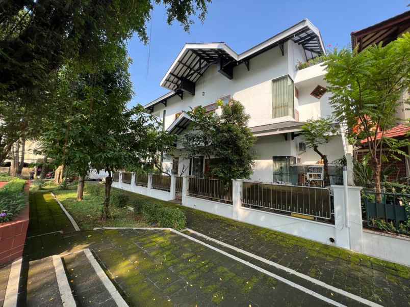 dijual rumah jl taman berdikari sentosa