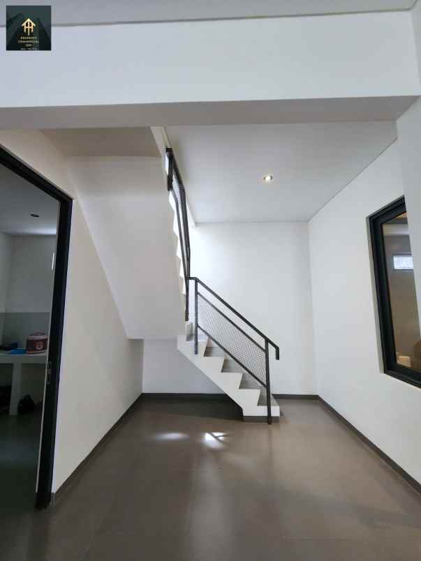 dijual rumah jl taman rahayu cigondewah