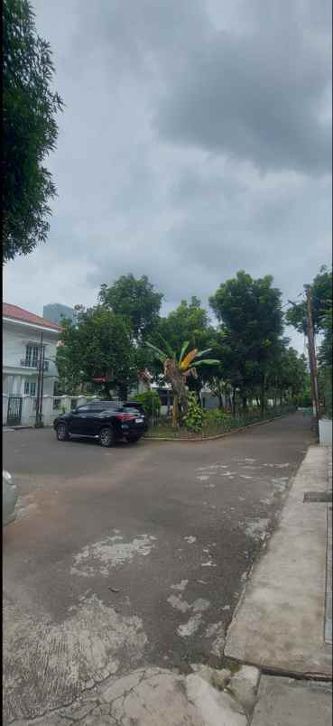 dijual rumah jl tulodong bawah