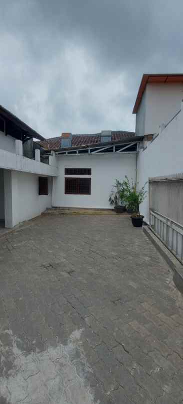 dijual rumah jl tulodong bawah