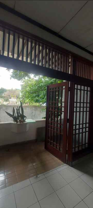 dijual rumah jl tulodong bawah