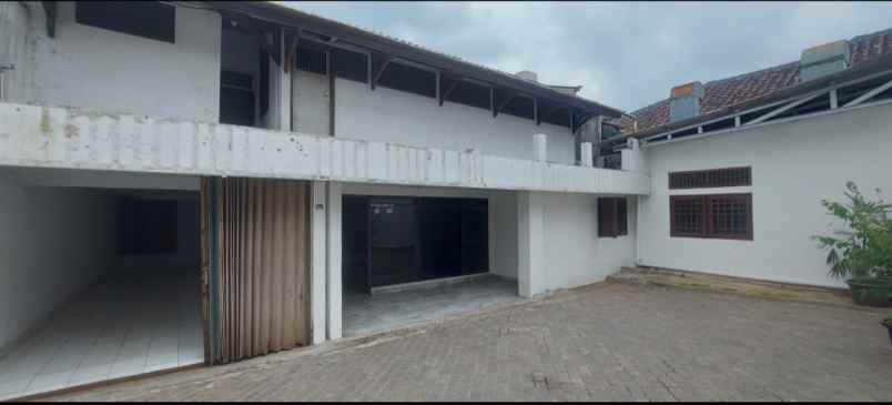 dijual rumah jl tulodong bawah