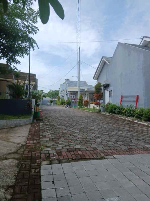 dijual rumah jl wates km 10