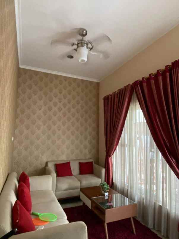 dijual rumah jln hj naman pondok kelapa