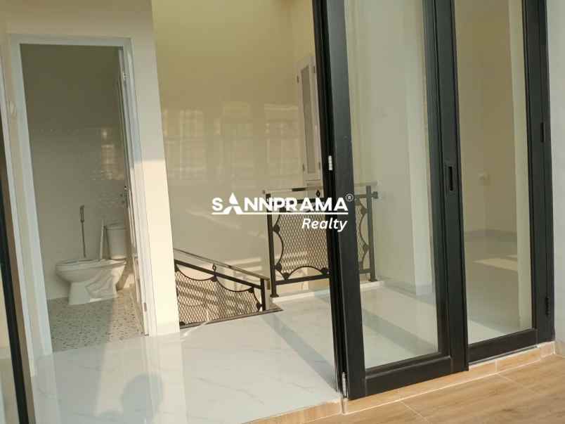 dijual rumah jln nusantara beji depok