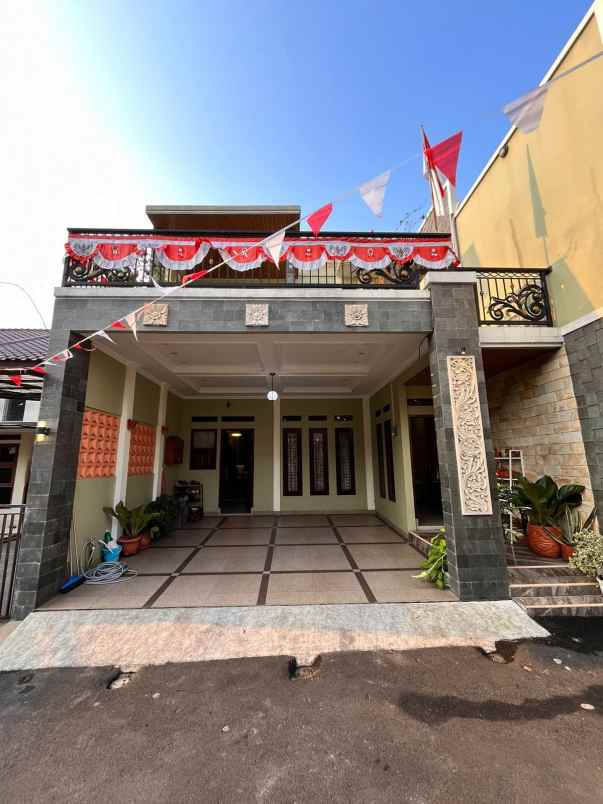 dijual rumah jln tanah baru beji depok