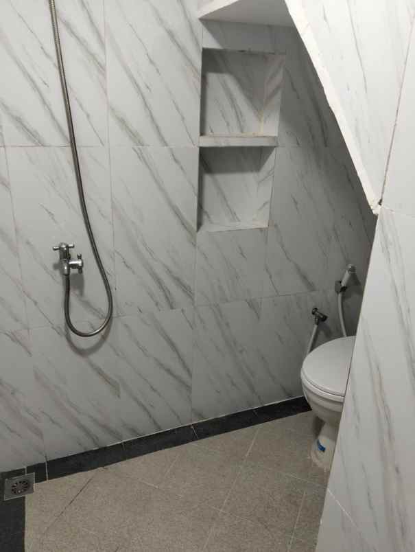 dijual rumah kalibaru cilodong depok