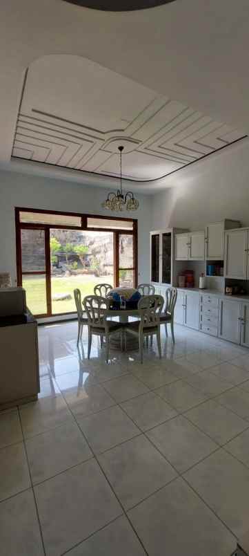 dijual rumah karang asem