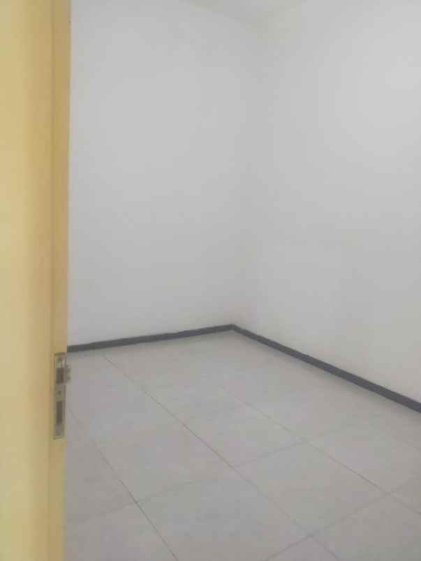 dijual rumah karang empat