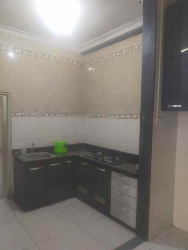 dijual rumah karang empat