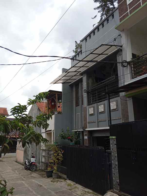 dijual rumah kavling sariwangi full bangunan 3 lantai