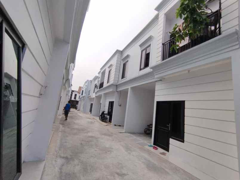 dijual rumah kebagusan