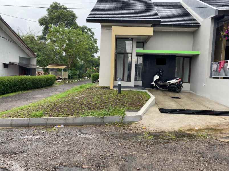 dijual rumah kec parongpong