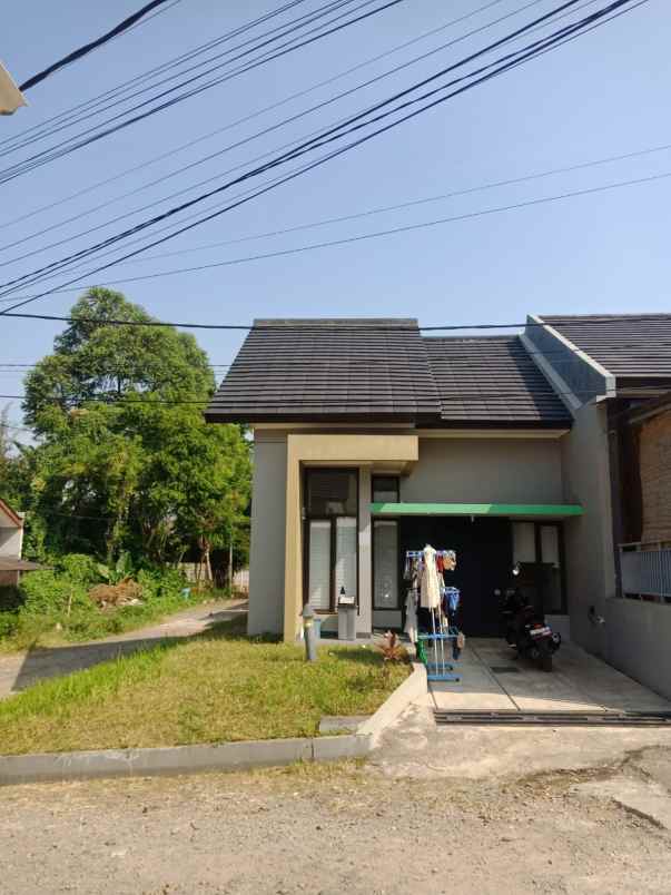 dijual rumah kec parongpong