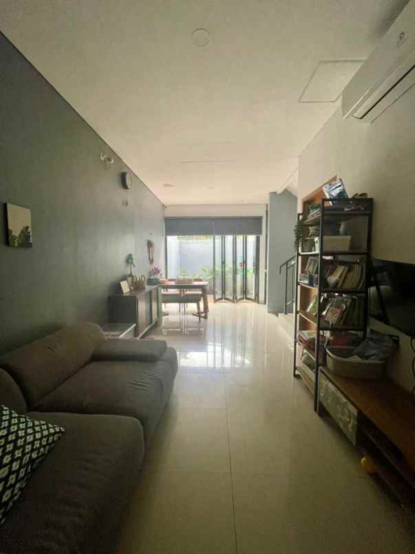 dijual rumah kelapa dua