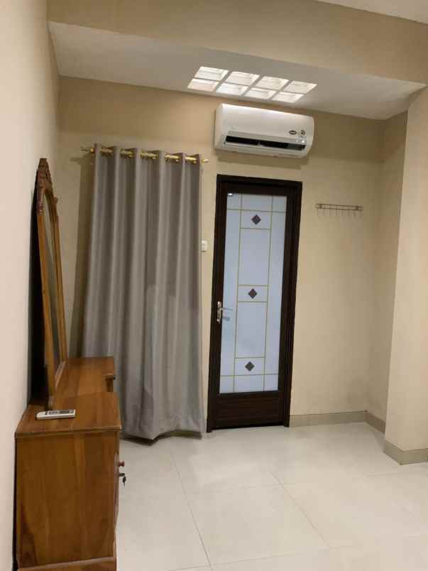 dijual rumah kelapa molek