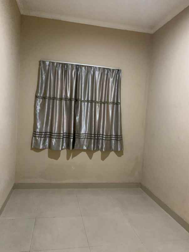 dijual rumah kelapa molek