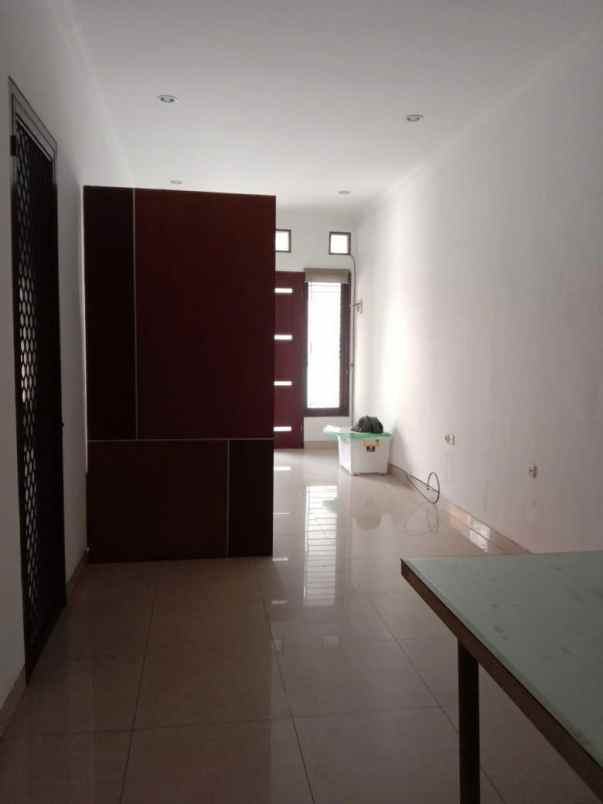 dijual rumah kelapa molek kelapa gading