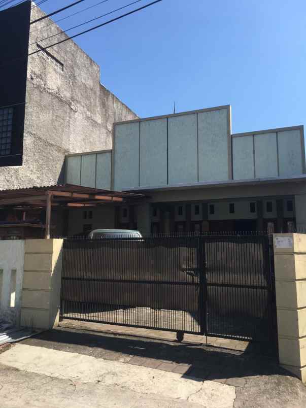 dijual rumah keluarga area regol