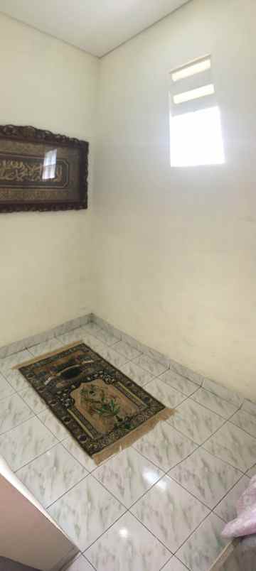 dijual rumah keluarga area regol