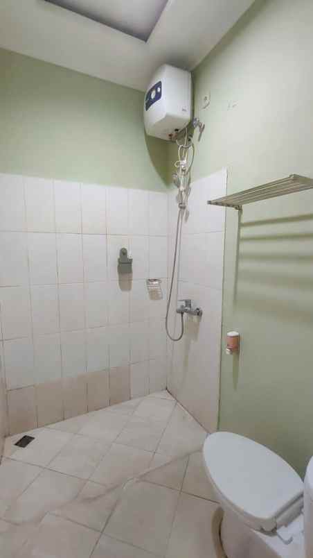 dijual rumah kencana loka bsd city