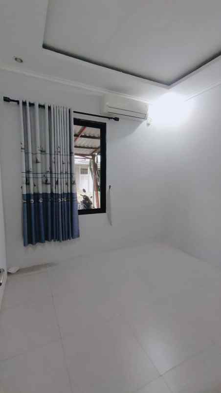 dijual rumah kencana loka bsd city