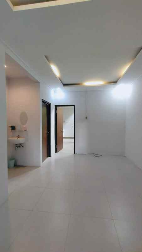 dijual rumah kencana loka bsd city