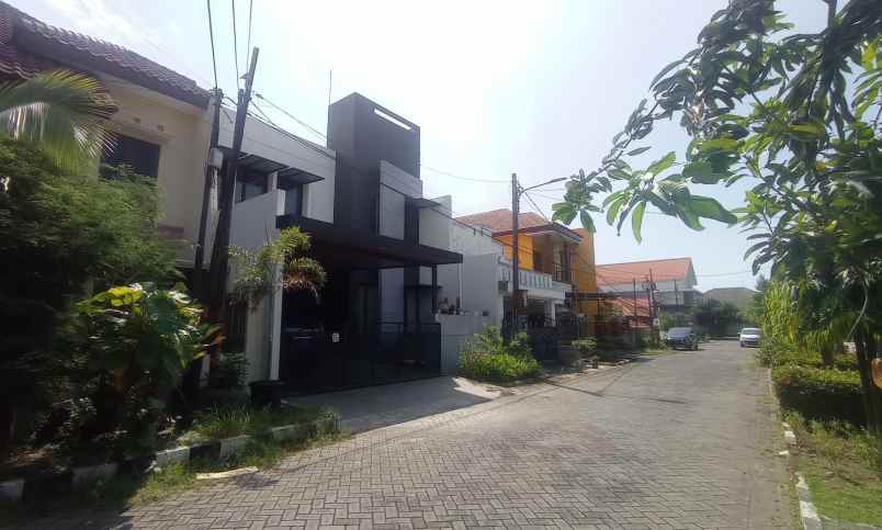 dijual rumah ketintang