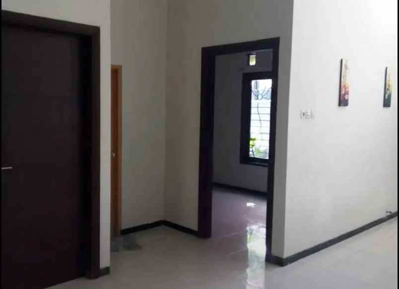 dijual rumah ketintang barat