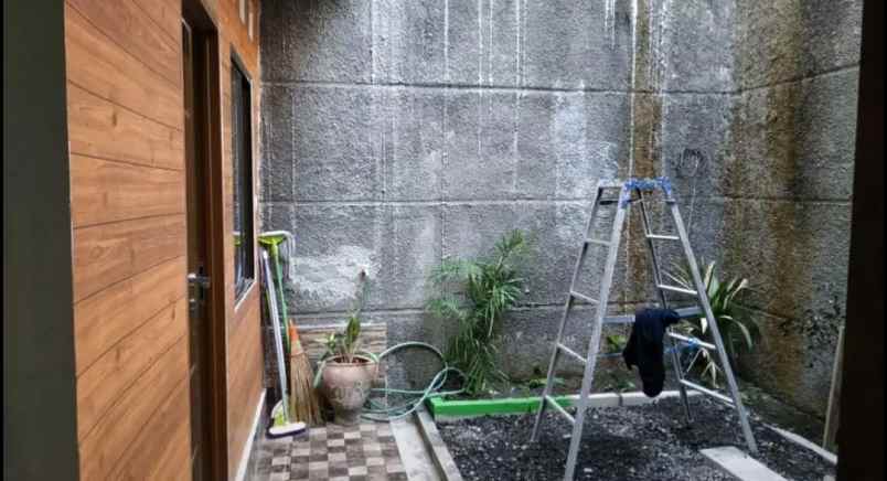 dijual rumah ketintang barat