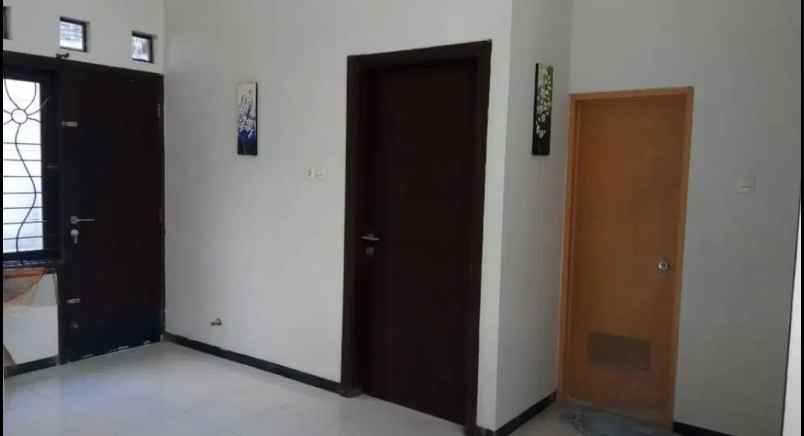 dijual rumah ketintang barat