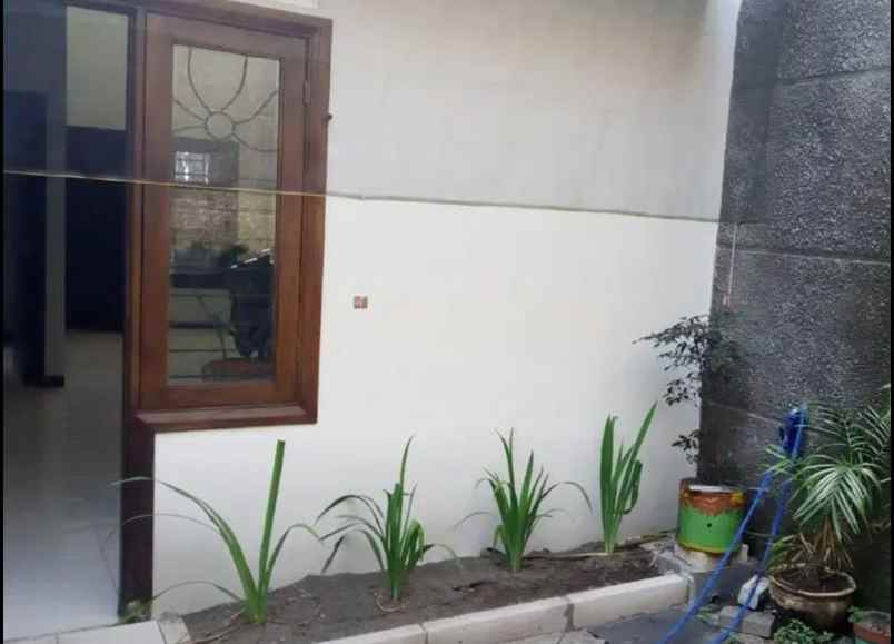 dijual rumah ketintang barat