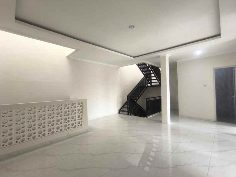 dijual rumah ketintang madya surabaya