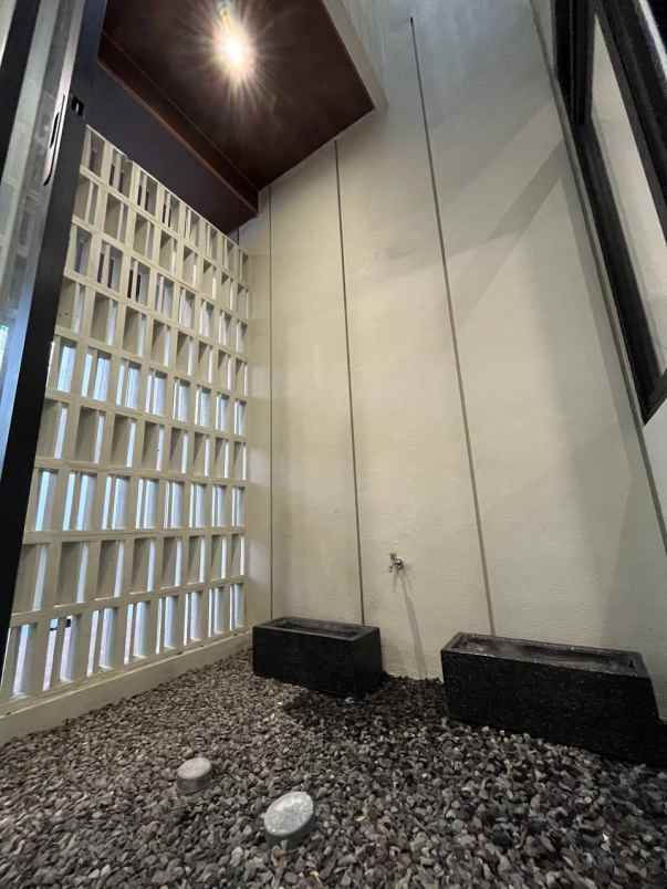 dijual rumah klampis semolo