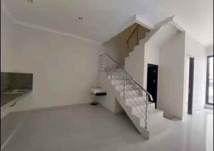 dijual rumah klampis semolo