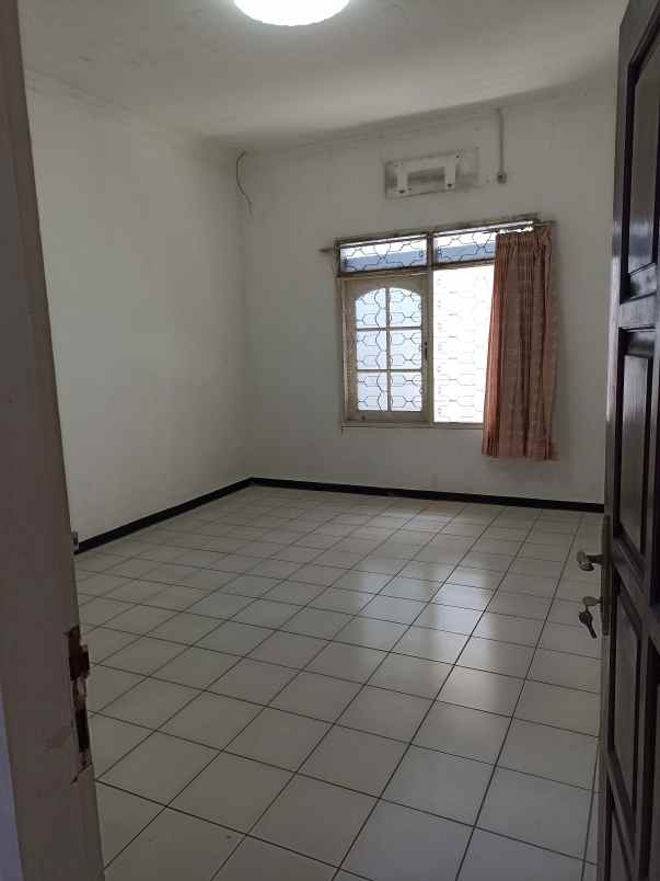 dijual rumah klampis semolo