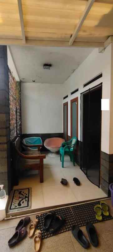 dijual rumah komplek besar parakan mas