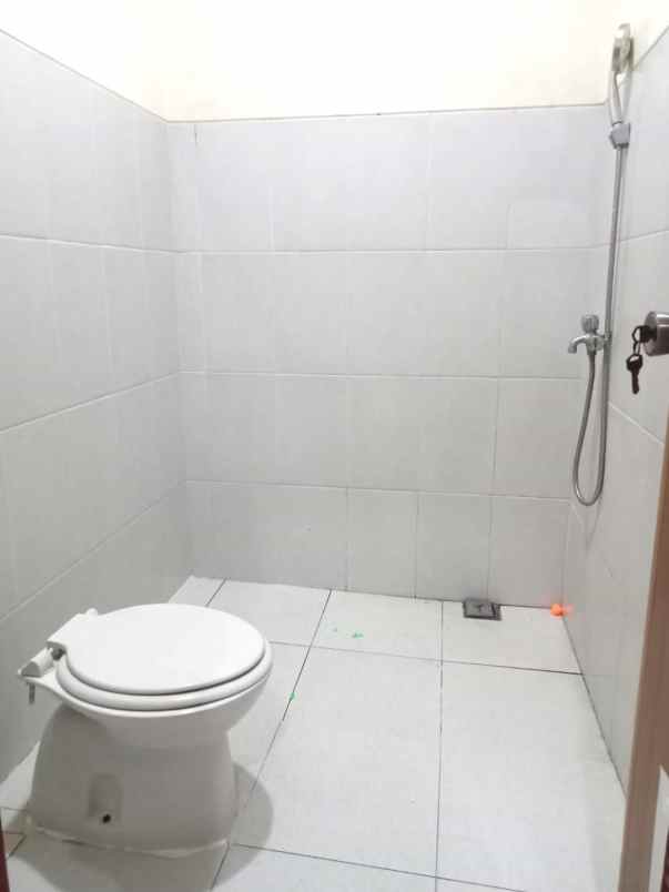 dijual rumah komplek buaran baru