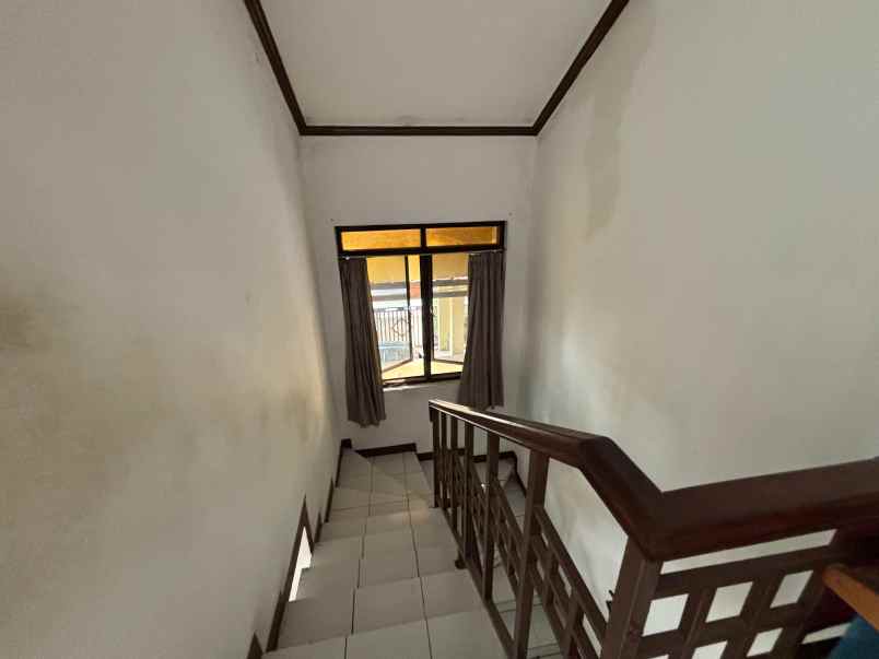 dijual rumah komplek cantik di cinere depok