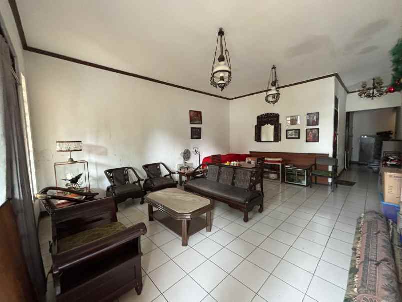 dijual rumah komplek cantik di cinere depok