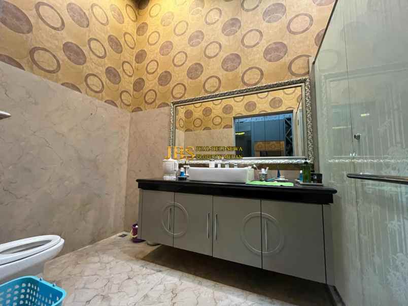 dijual rumah komplek cemara asri