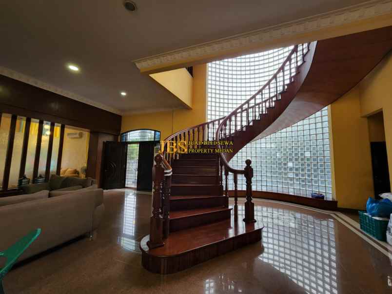 dijual rumah komplek cemara asri jalan