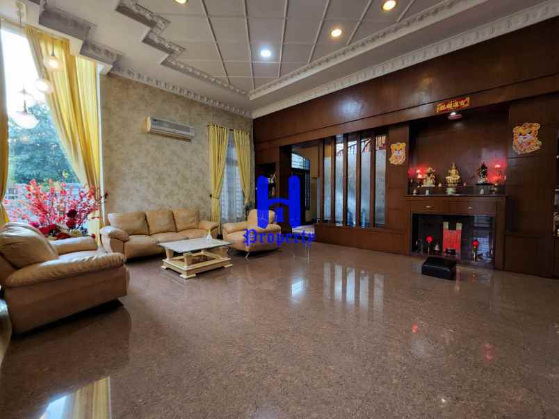 dijual rumah komplek cemara asri jalan