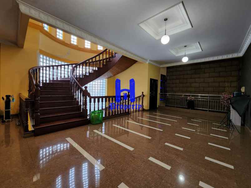 dijual rumah komplek cemara asri jalan