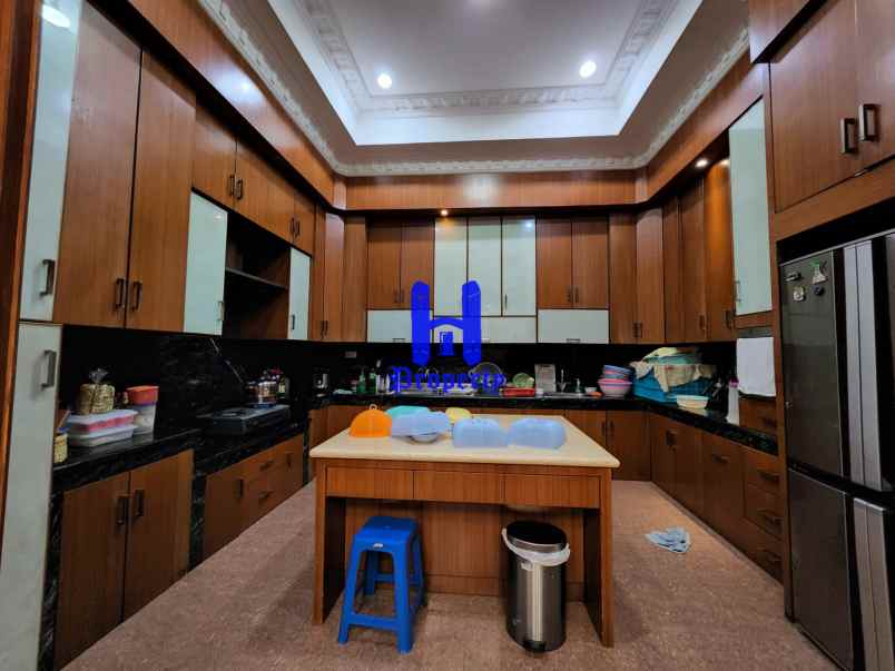 dijual rumah komplek cemara asri jalan