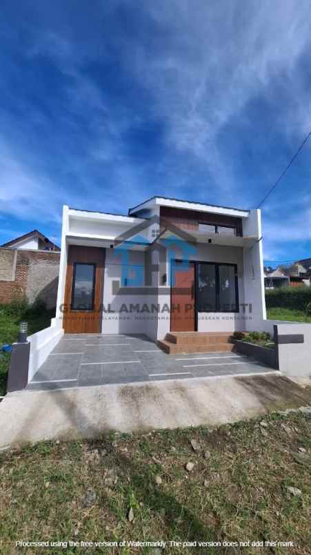 dijual rumah komplek cihanjuang