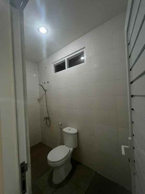 dijual rumah komplek citeureup 8 menit pemkot cimahi