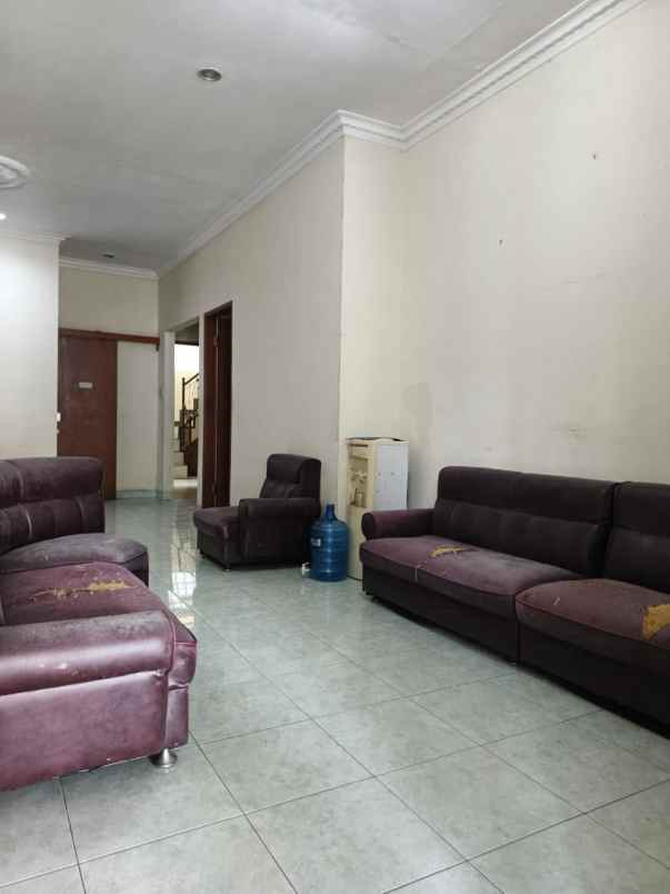 dijual rumah komplek daerah antapani